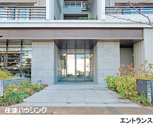 建物エントランス ＨＡＲＵＭＩ　ＦＬＡＧ　ＳＵＮ　ＶＩＬＬＡＧＥ　Ｂ棟