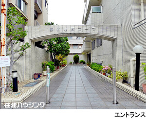 建物エントランス 藤和中野コープ