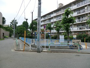 周辺環境:若林こども公園 中古一戸建て 世田谷区若林２丁目 32800万円 若林駅｜住建ハウジング