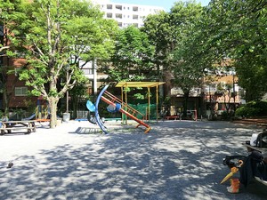 周辺環境:越前堀児童公園 Ｂｒｉｌｌｉａ　ＴＨＥ　ＴＯＷＥＲ　ＴＯＫＹＯ　ＹＡＥＳＵ　ＡＶＥＮＵ